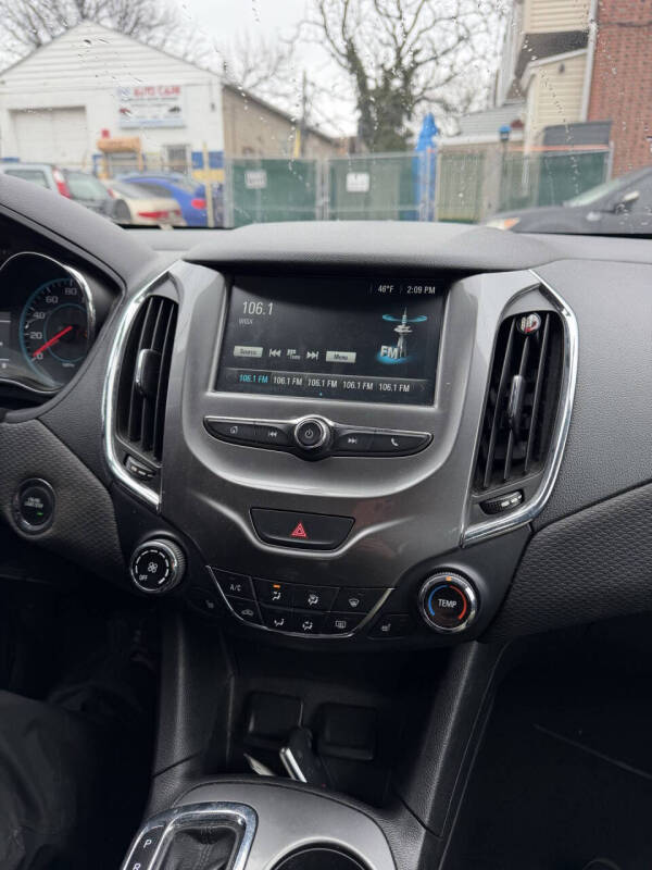 2018 Chevrolet Cruze LT Auto