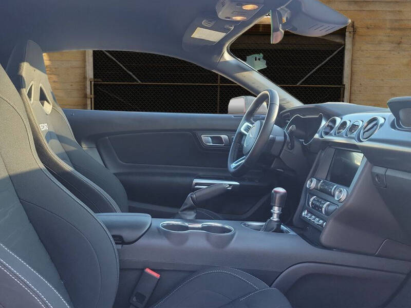 2022 Ford Mustang Mach 1