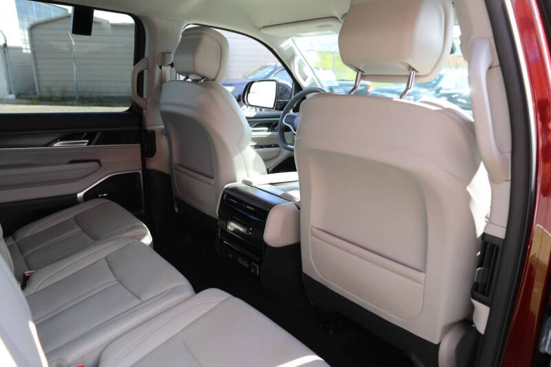 2024 Jeep Wagoneer