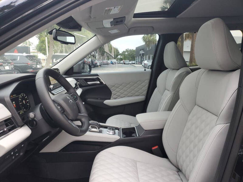 2025 Mitsubishi Outlander PHEV SEL