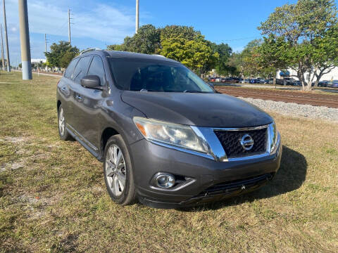 2013 Nissan Pathfinder for sale at UNITED AUTO BROKERS in Hollywood FL