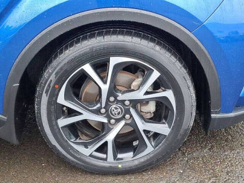 2022 Toyota C-HR XLE