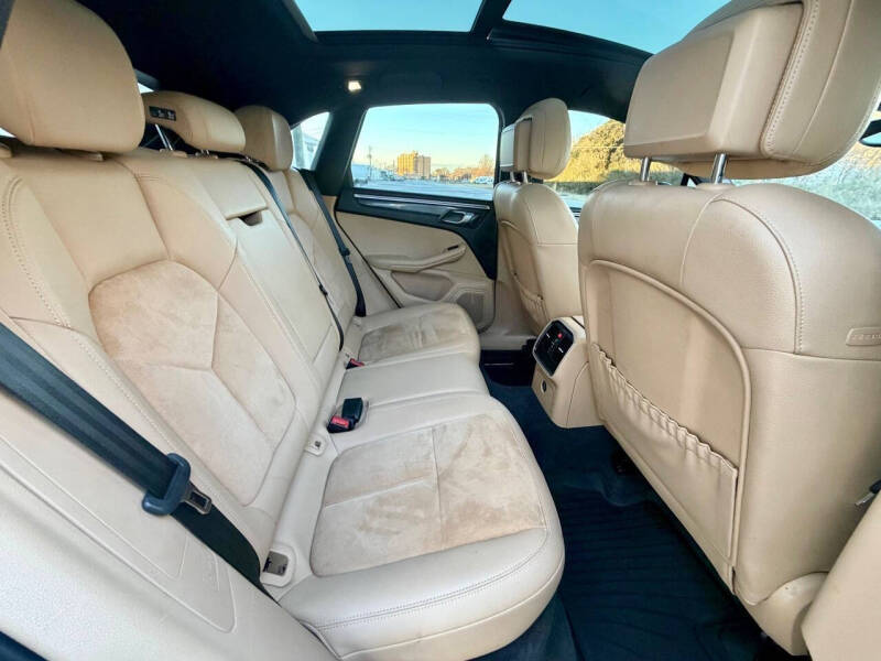 2017 Porsche Macan