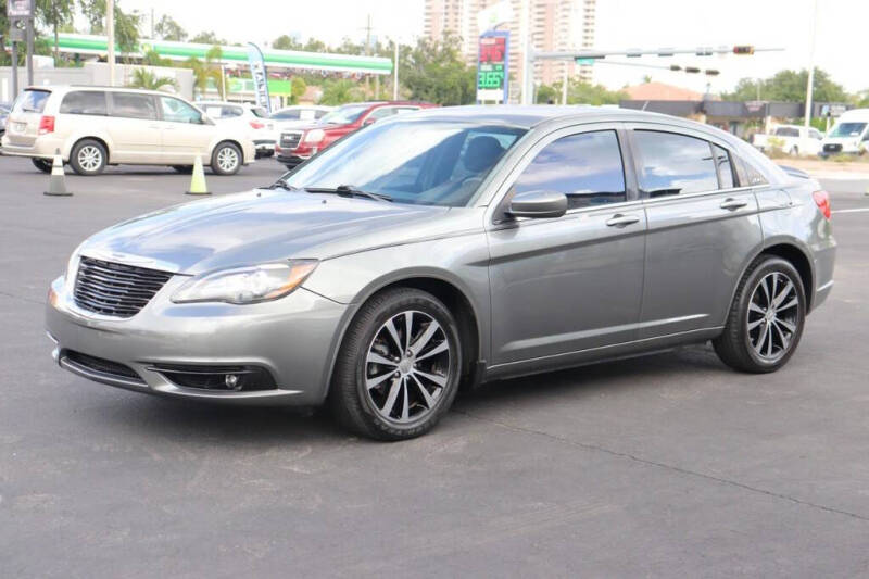 2013 Chrysler 200 Touring