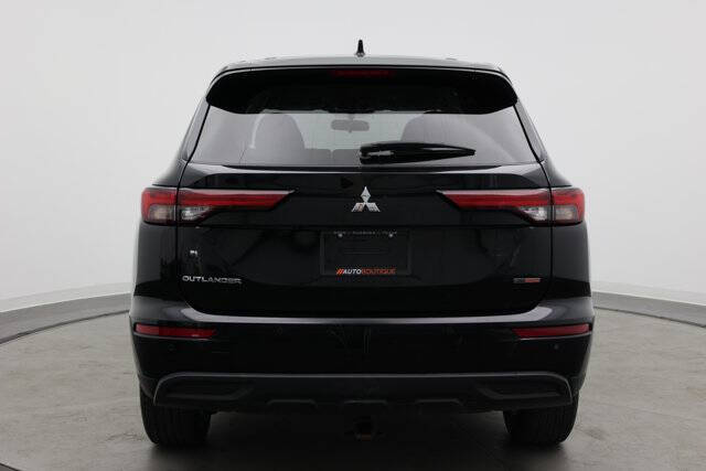2024 Mitsubishi Outlander ES