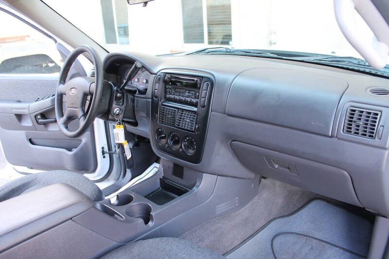 2003 Ford Explorer XLS