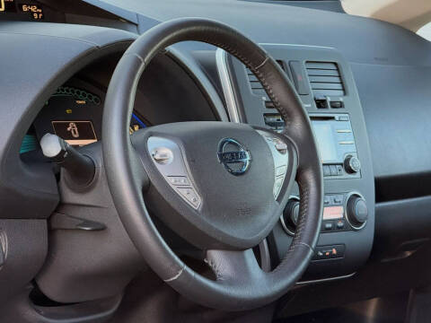 2015 Nissan LEAF