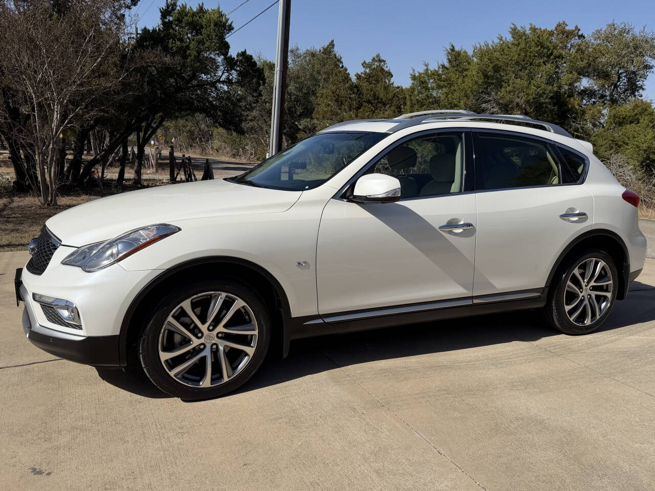 Used Car 2017 Infiniti Qx50  Base Awd 4dr Crossover For Sale Under $15,000 In Austin, Texas