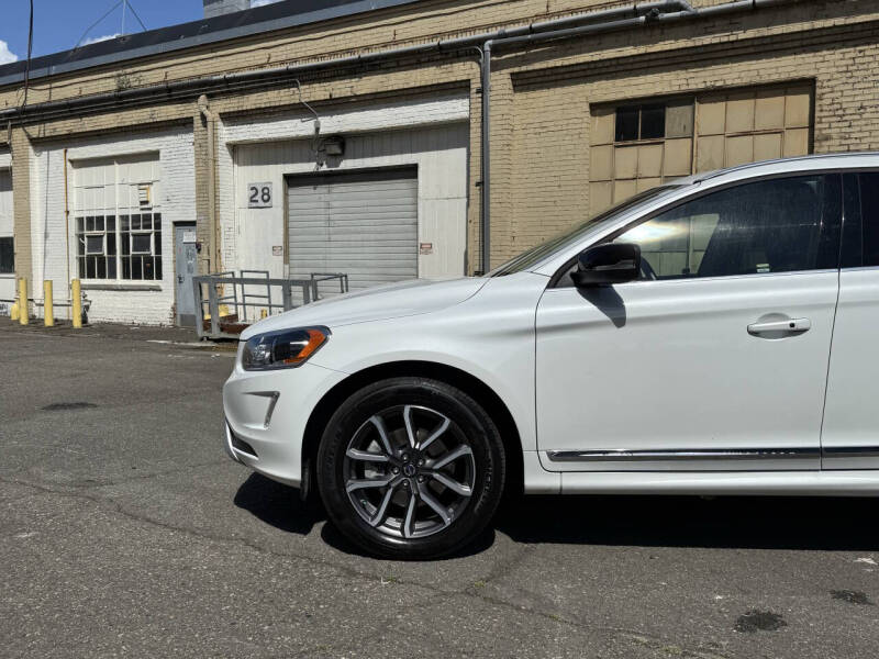2017 Volvo XC60 T6 Dynamic