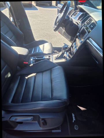 2017 Volkswagen Golf R 4Motion