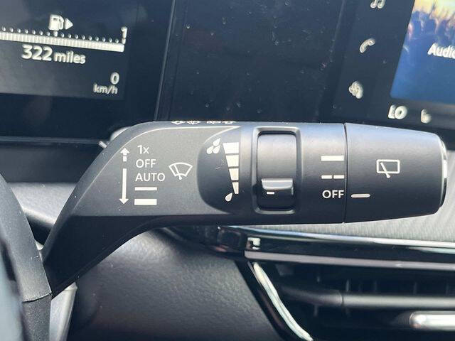 2025 Nissan Kicks SR AWD - Photo 30