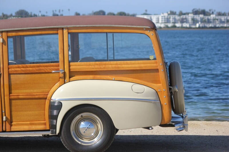 1948 Ford Super Deluxe