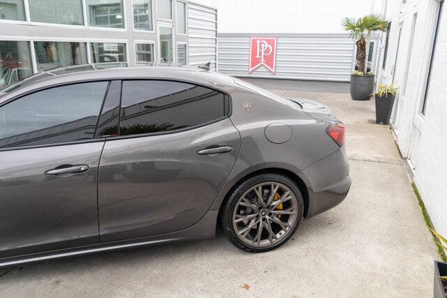 2022 Maserati Ghibli 5