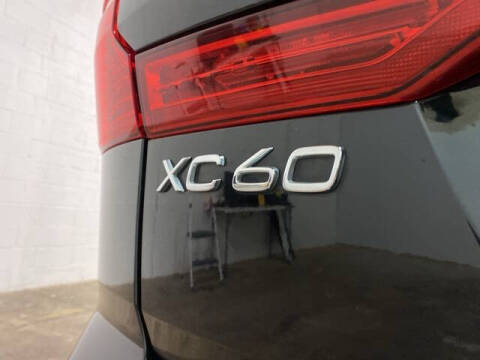 2025 Volvo XC60 B5 Plus Dark Theme