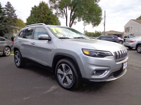 2019 Jeep Cherokee for sale at North American Credit Inc. in Waukegan IL