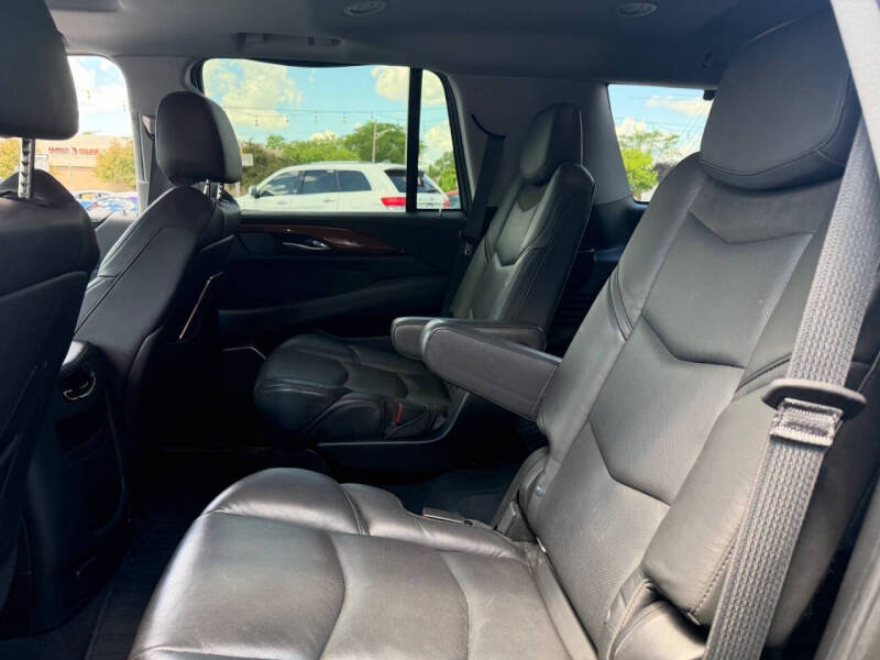 2019 Cadillac Escalade Luxury