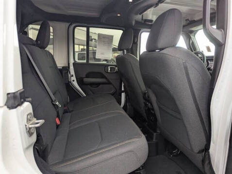 2024 Jeep Wrangler Sahara 4xe