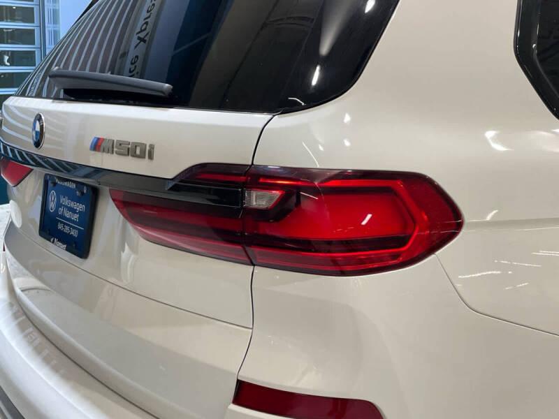 2021 BMW X7 M50i