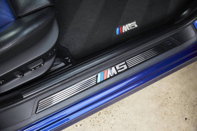2002 BMW M5