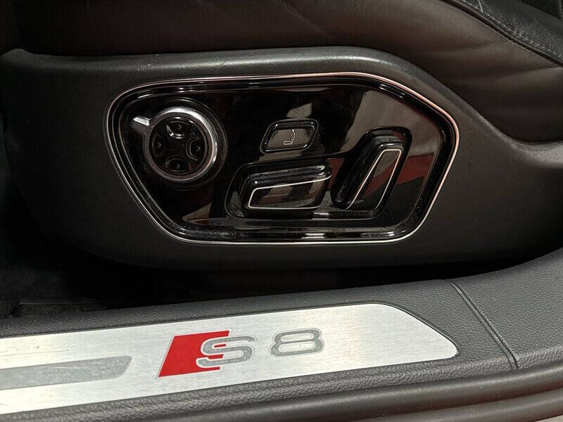 2015 Audi S8 4.0T quattro