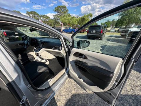 2017 Chrysler Pacifica LX