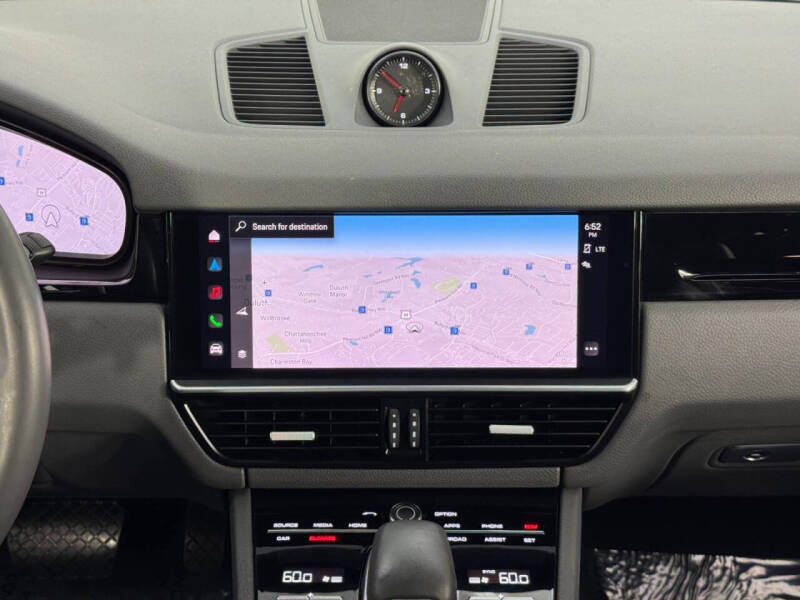 2022 Porsche Cayenne Platinum Edition