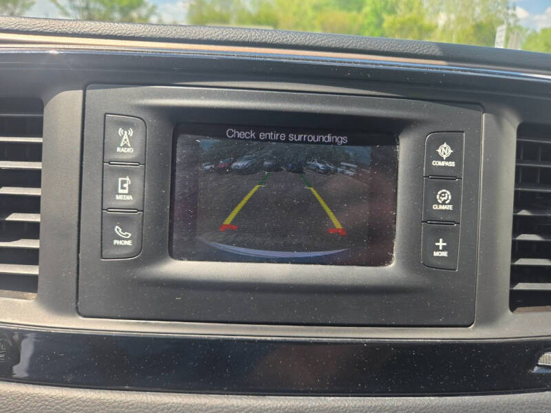 2017 Chrysler Pacifica Touring-L