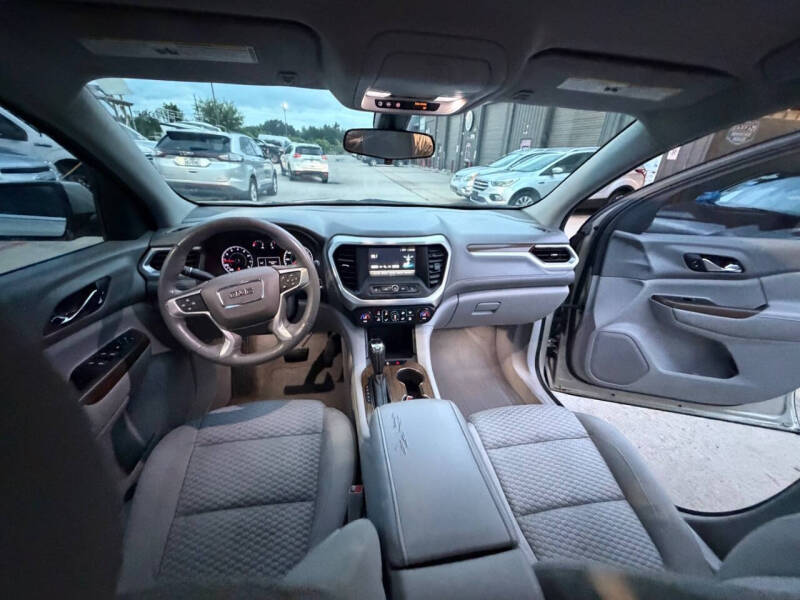 2017 GMC Acadia SLE-1