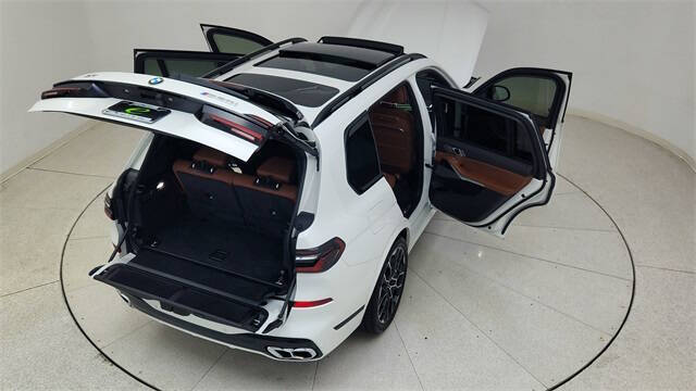 2025 BMW X7 M60i