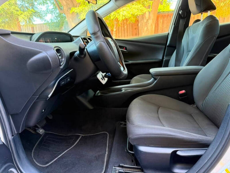 2016 Toyota Prius Two