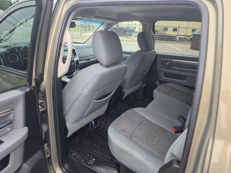 2015 RAM 1500 SLT