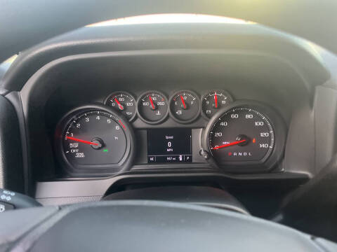 2025 Chevrolet Silverado 1500 Custom