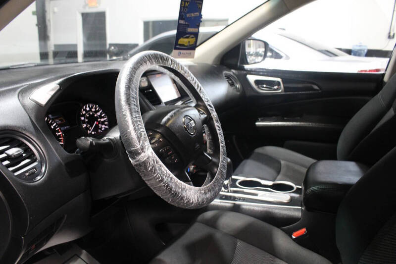 2019 Nissan Pathfinder S