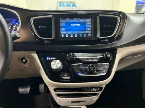 2021 Chrysler Voyager L
