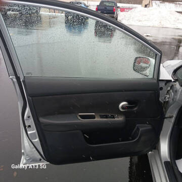 2010 Nissan Versa 1.8 SL