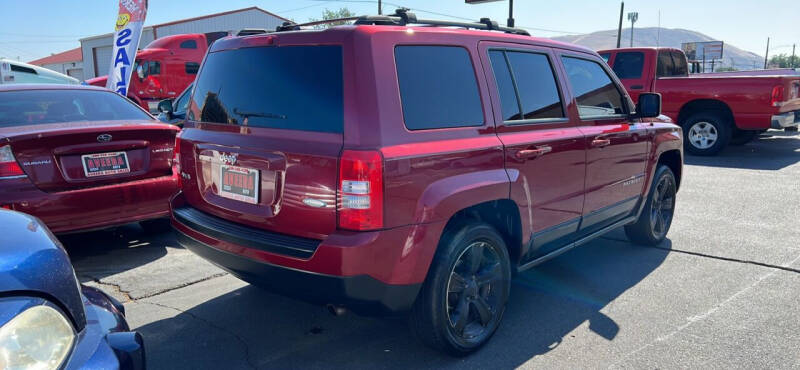 2012 Jeep Patriot Latitude photo 3