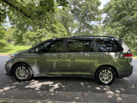 2011 Toyota Sienna XLE 8-Passenger