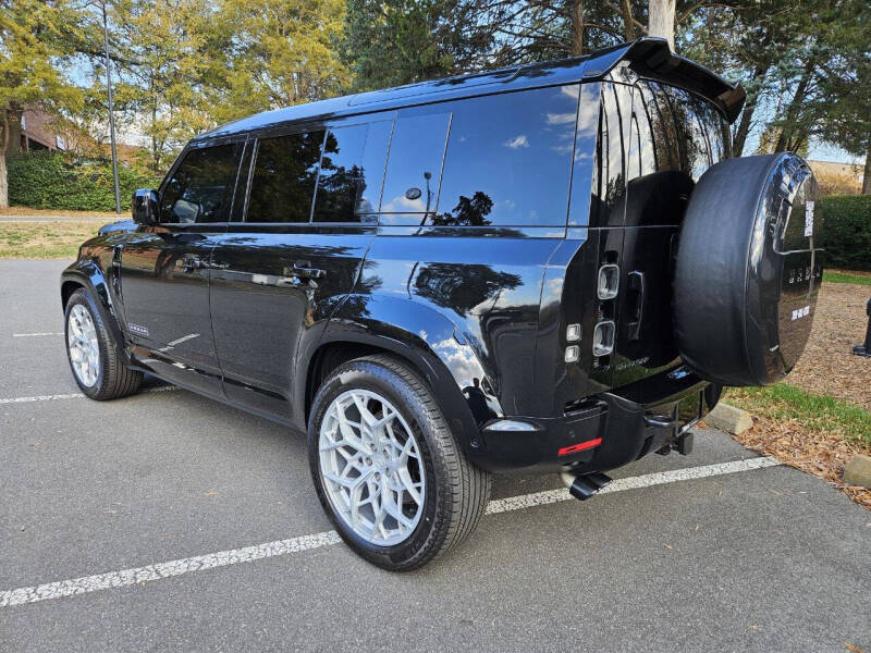 2024 Land Rover Defender 110 V8 P525