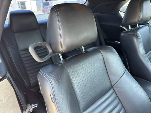 2012 Dodge Challenger R/T Plus