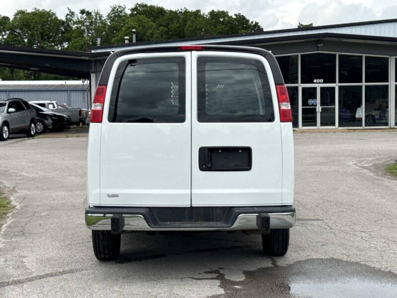 2021 GMC Savana 2500
