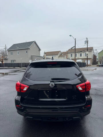 2020 Nissan Pathfinder SL