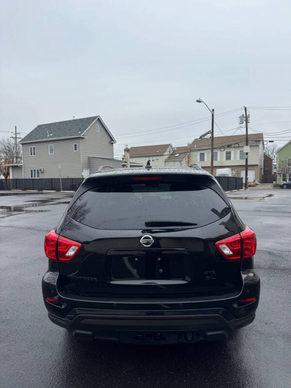 2020 Nissan Pathfinder SL