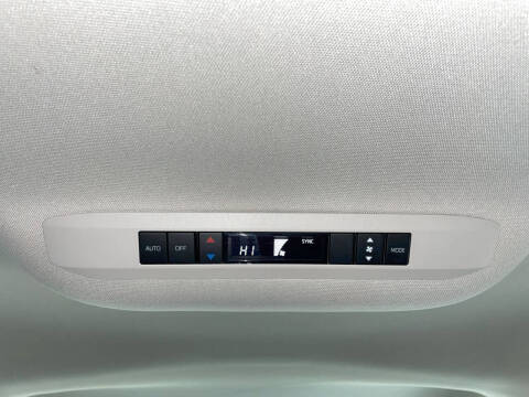 2023 Toyota Sienna LE 8-Passenger