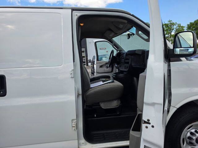 2017 GMC Savana 2500