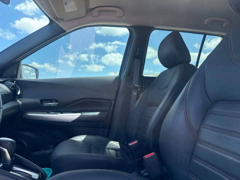 2019 Nissan Kicks SR