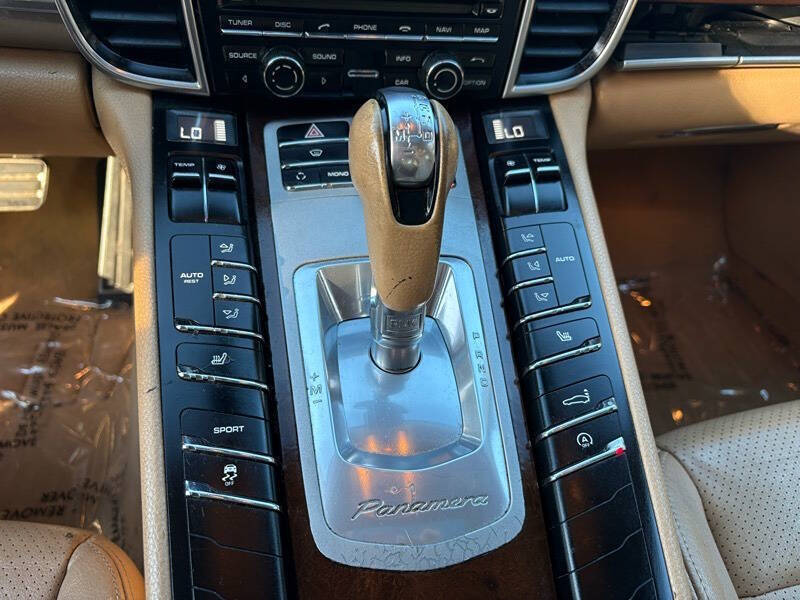 2011 Porsche Panamera 4