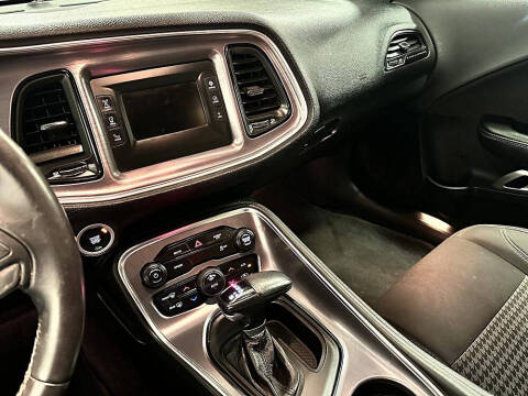 2017 Dodge Challenger SXT