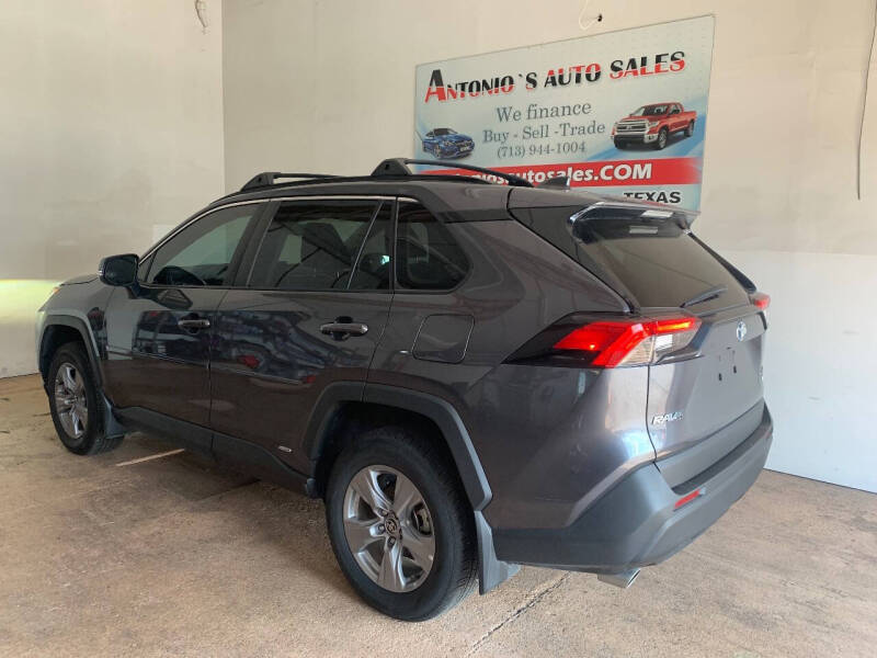 2022 Toyota RAV4 Hybrid XLE