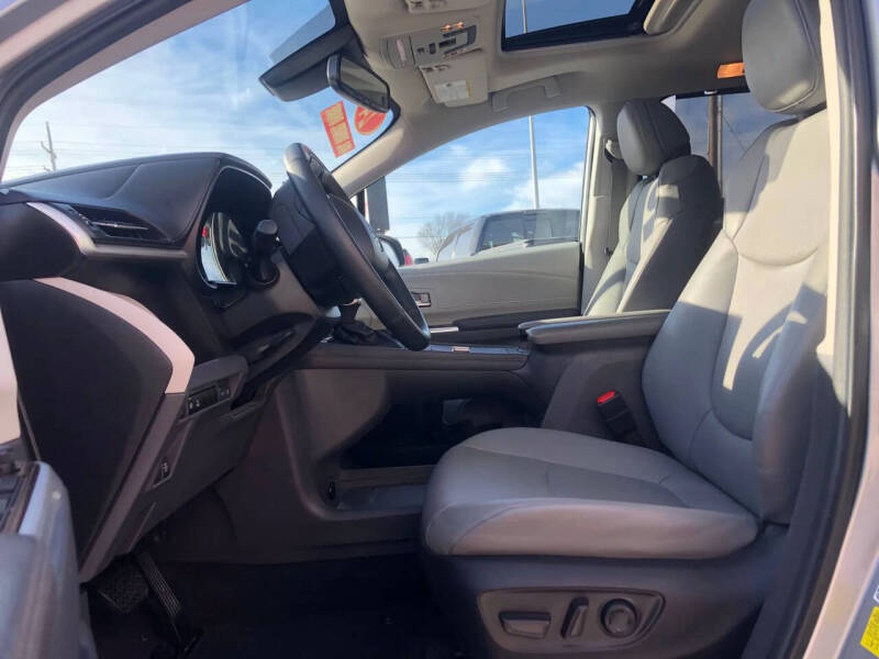 2024 Toyota Sienna XLE 7-Passenger