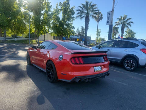 2015 Ford Mustang EcoBoost Premium